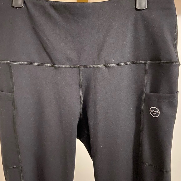 ALong Fit Black Legging with Pockets!, Size Large - Picture 2 of 7